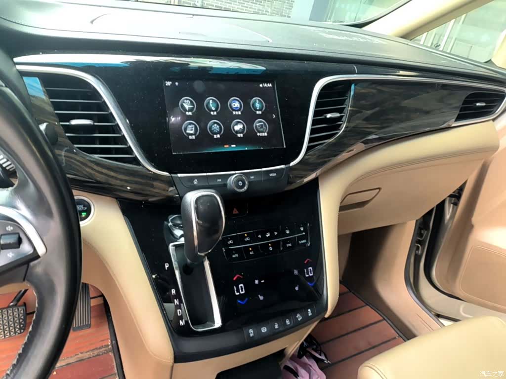 Buick GL8, 2019 13