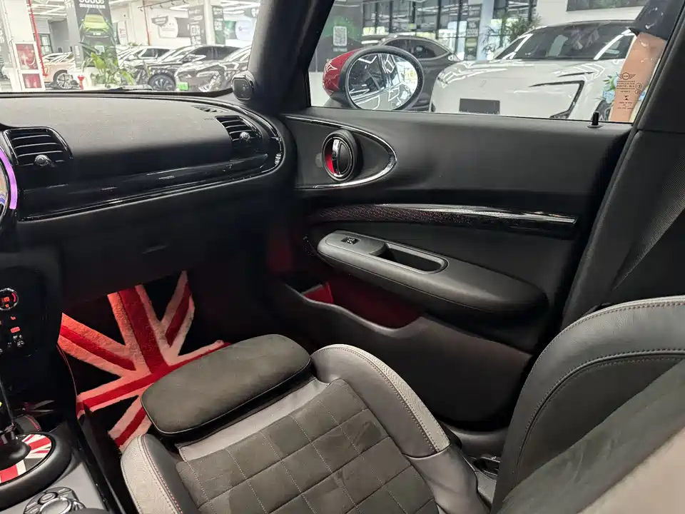 MINI JCW CLUBMAN