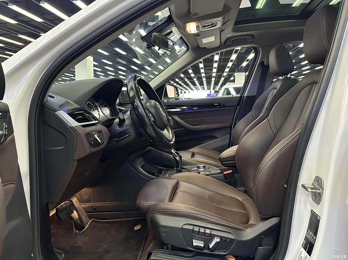 BMW X1, 2021 все фото