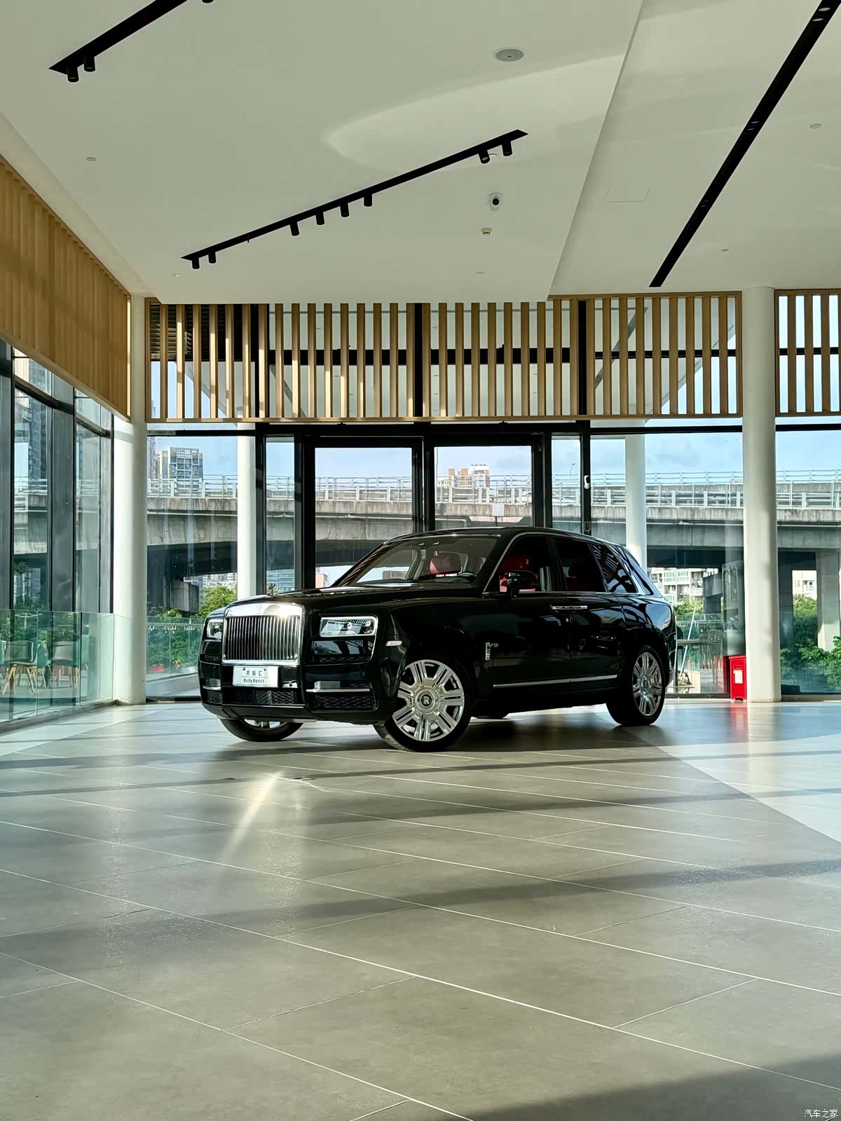 Rolls-Royce Cullinan, 2021 1
