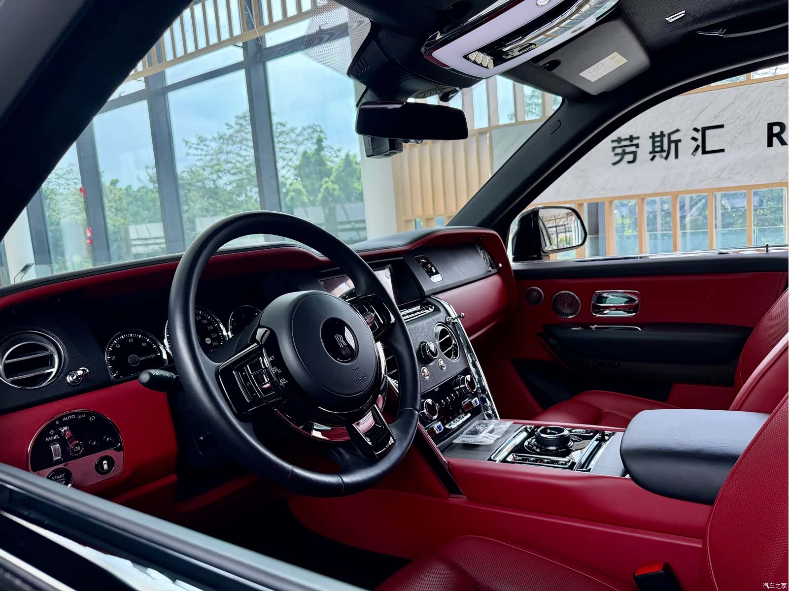 Rolls-Royce Cullinan, 2021 6
