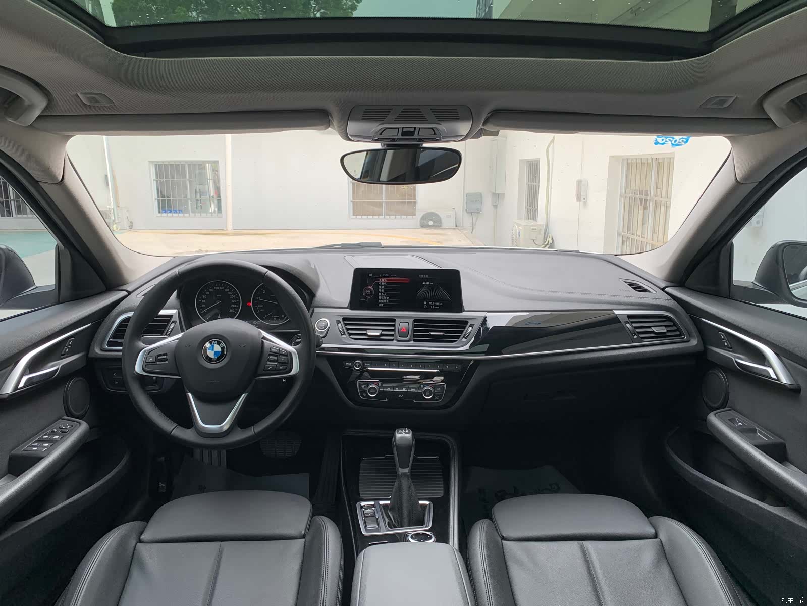 BMW 1 Series, 2017 все фото