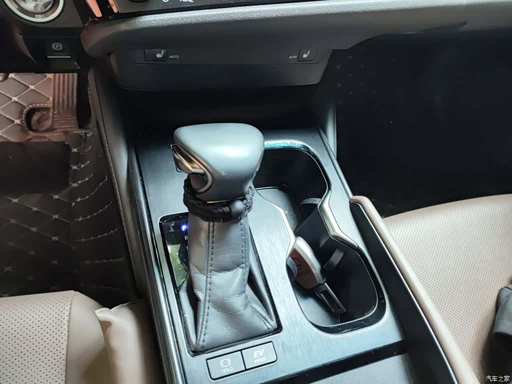 Lexus ES, 2023 11