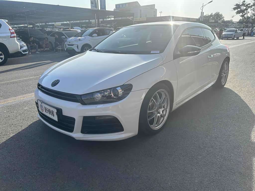 Volkswagen 2011 2.0TSI Luxury