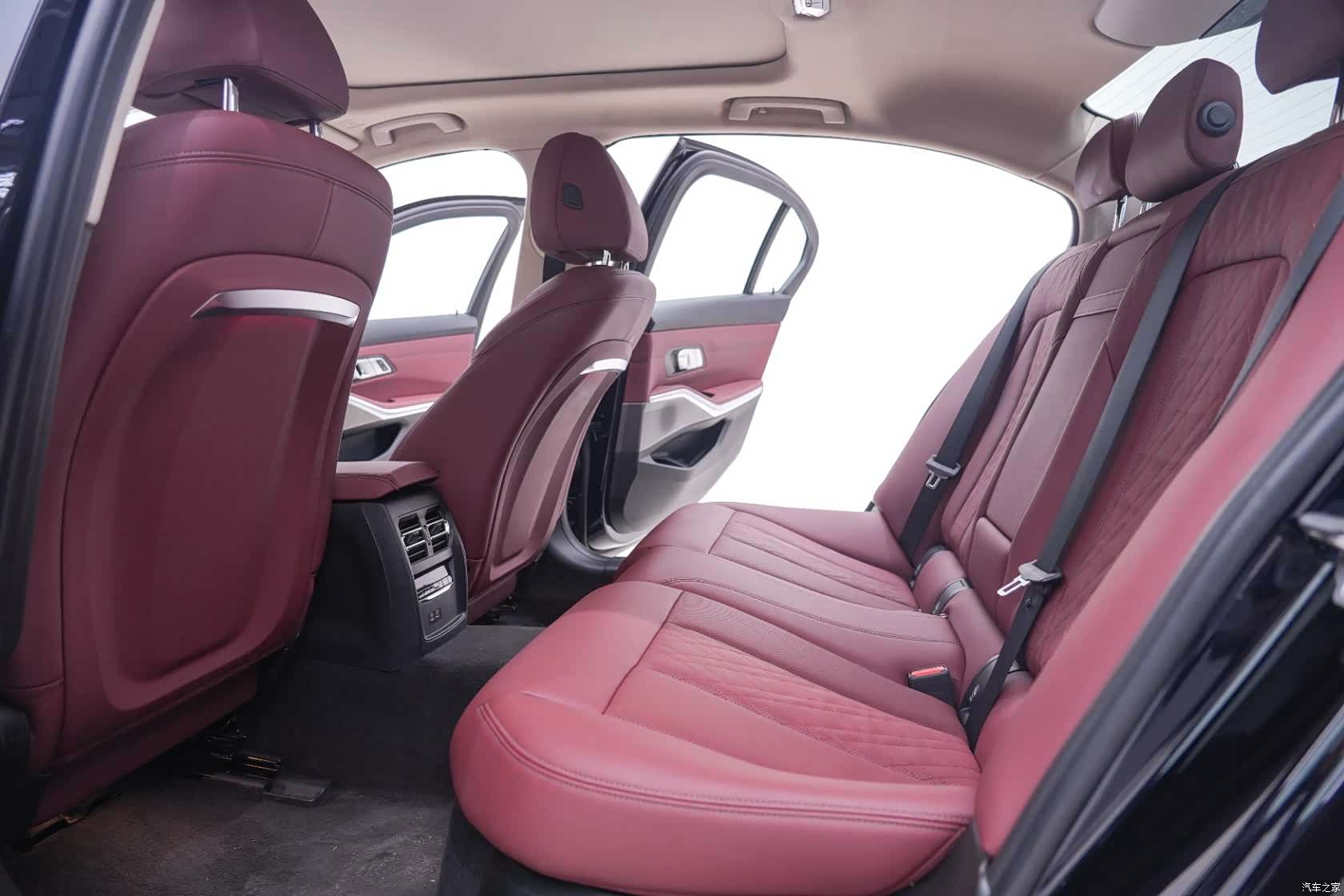 BMW i3, 2023 24