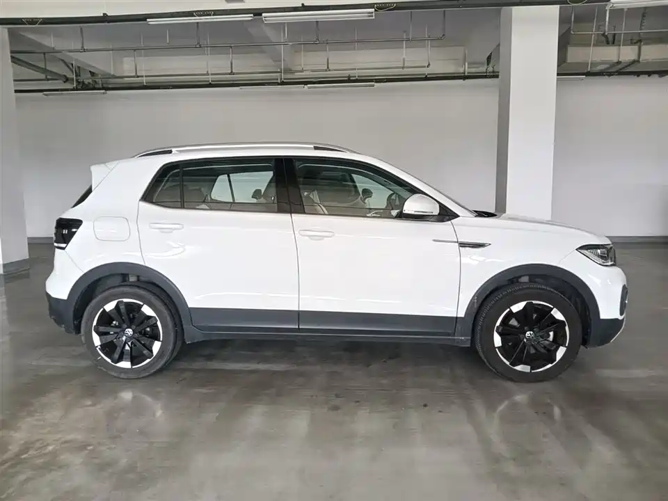 Volkswagen Exploring the shadow