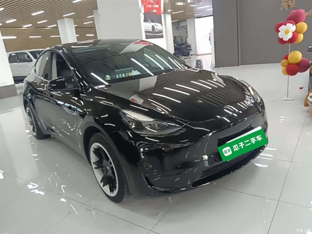 Tesla Model Y, 2023 4