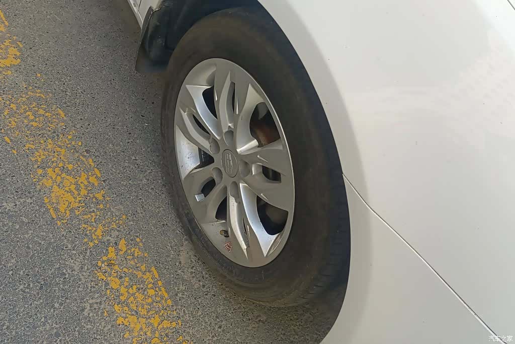 Geely Emgrand, 2015 6