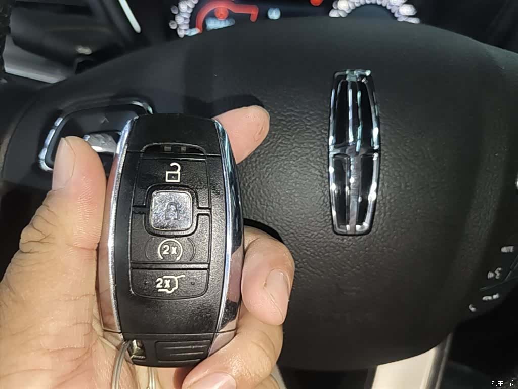 Lincoln MKC, 2020 9