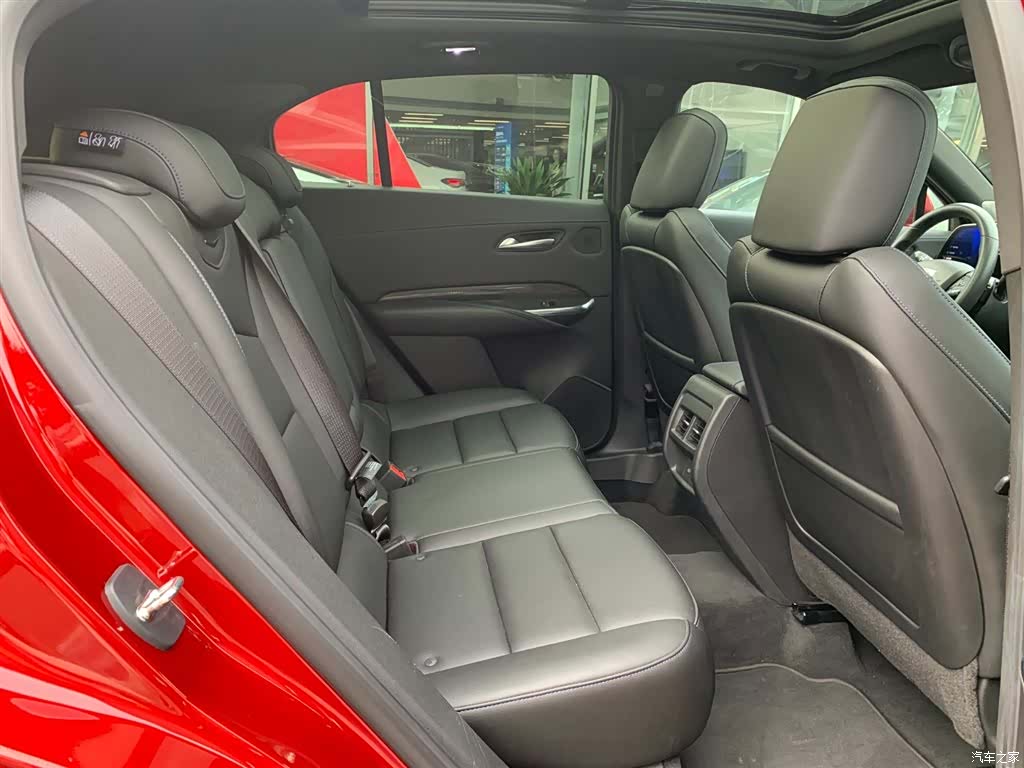 Cadillac XT4, 2023 14