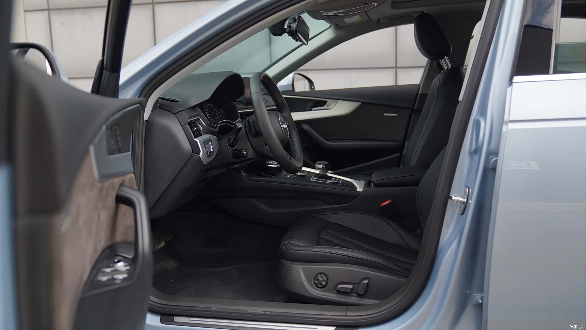 Audi A4L, 2019 4