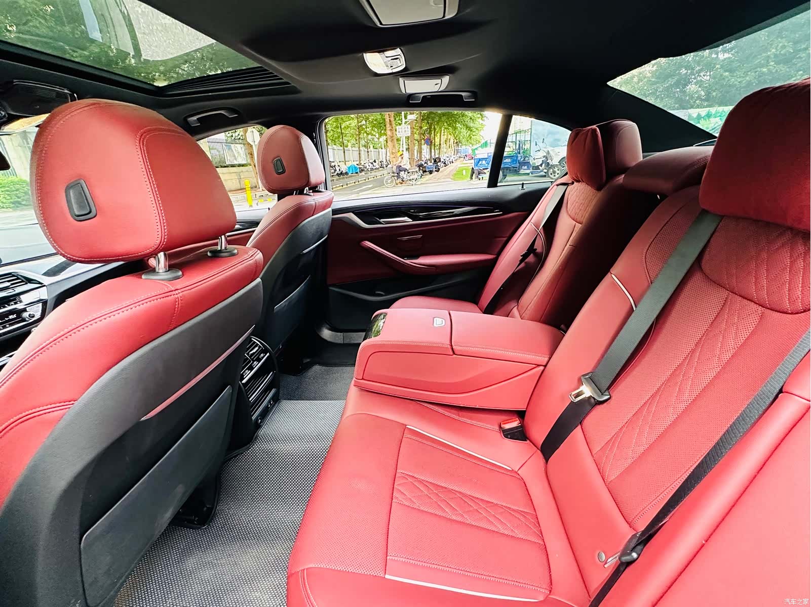 BMW 5 Series, 2023 9