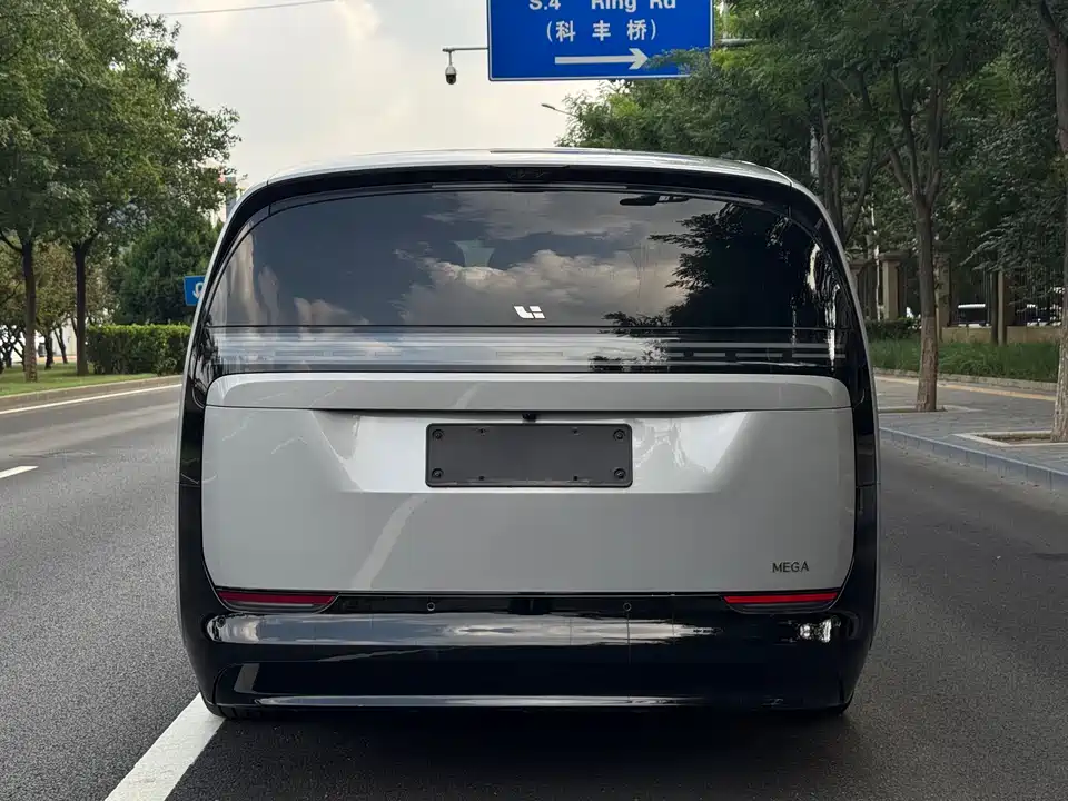 Li Auto Ideal MEGA Li Auto Ideal MEGA