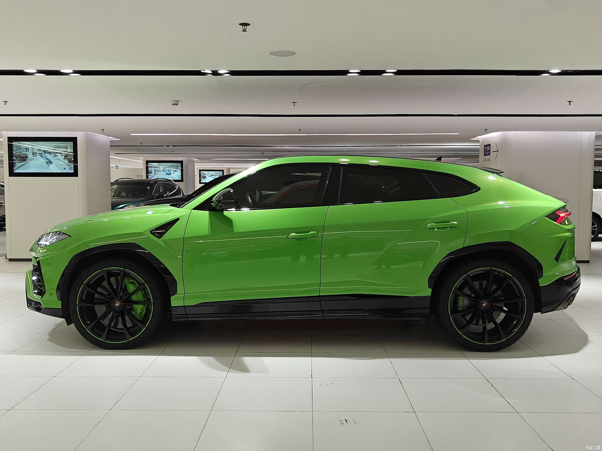 Lamborghini Urus, 2021 3