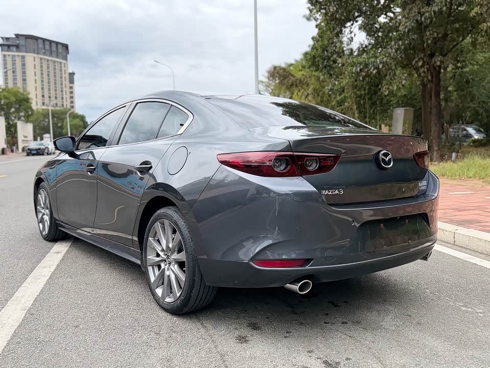Mazda 3 Angkesaila