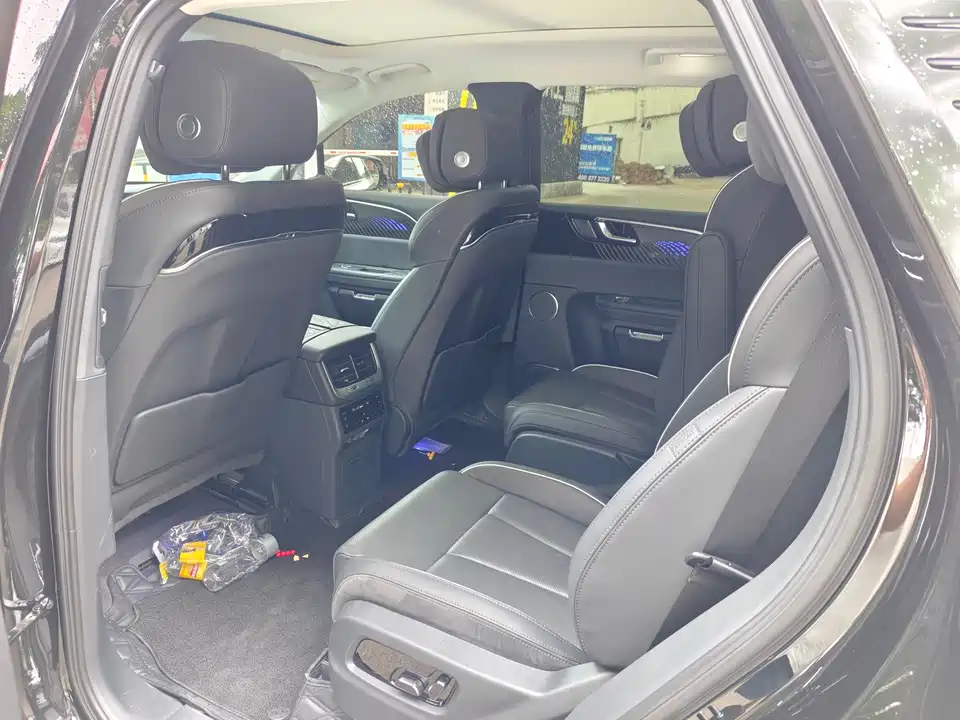 Hongqi E-HS9