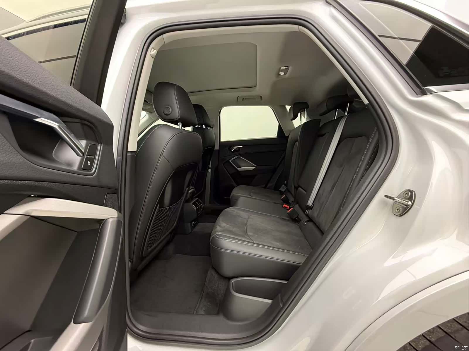 Audi Q3, 2022 16