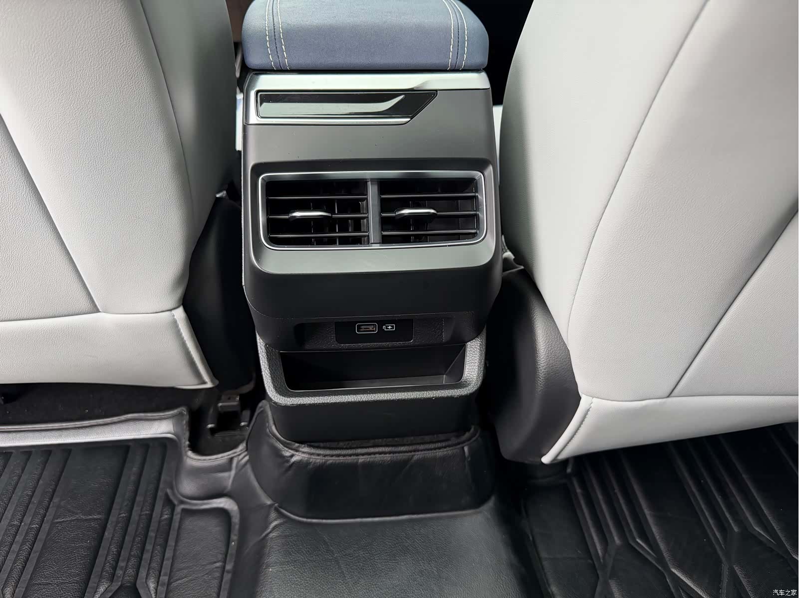 Geely Preface, 2023 15