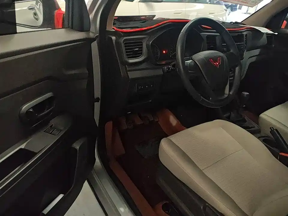 Wuling Wuling Hongguang V