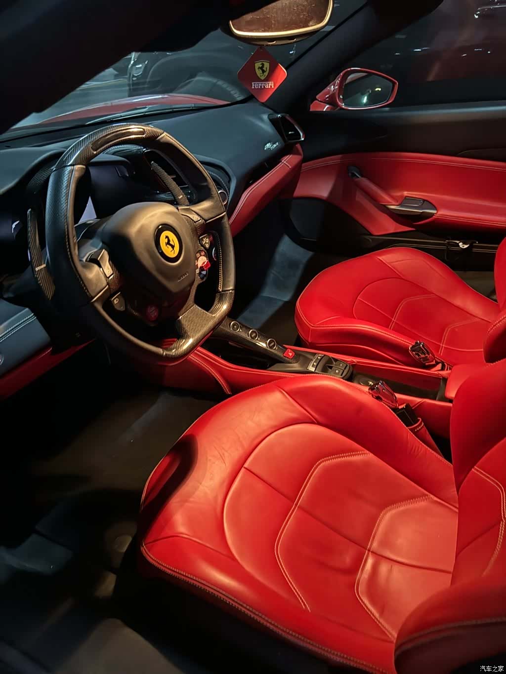 Ferrari 488, 2017 4