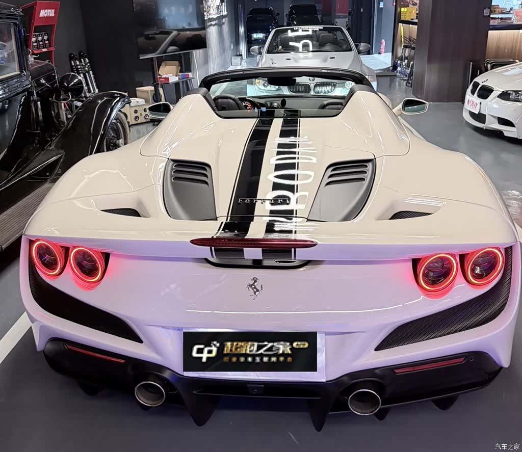 Ferrari F8, 2021 10