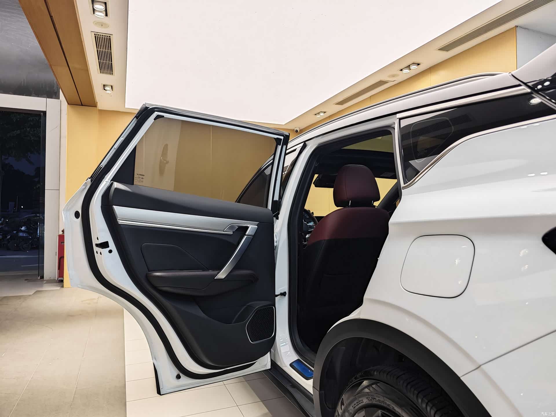 Geely Coolray, 2021 21
