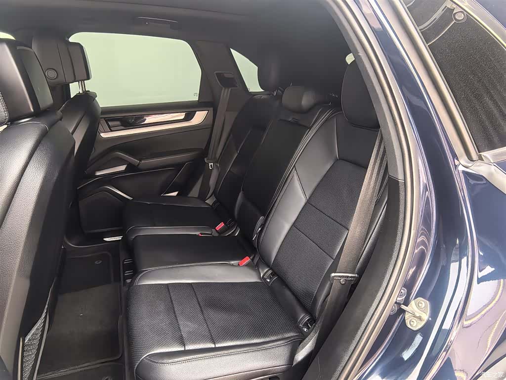 Porsche Cayenne, 2024 10