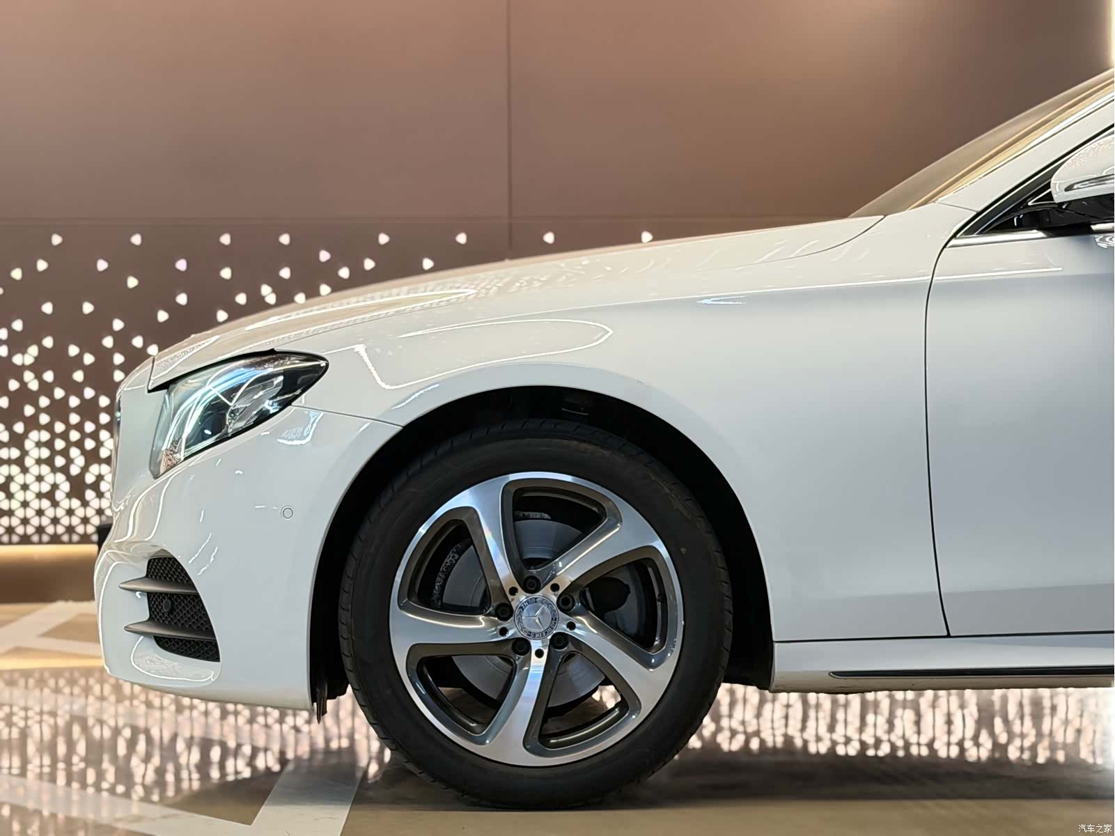 Mercedes-Benz E-Class, 2017 26