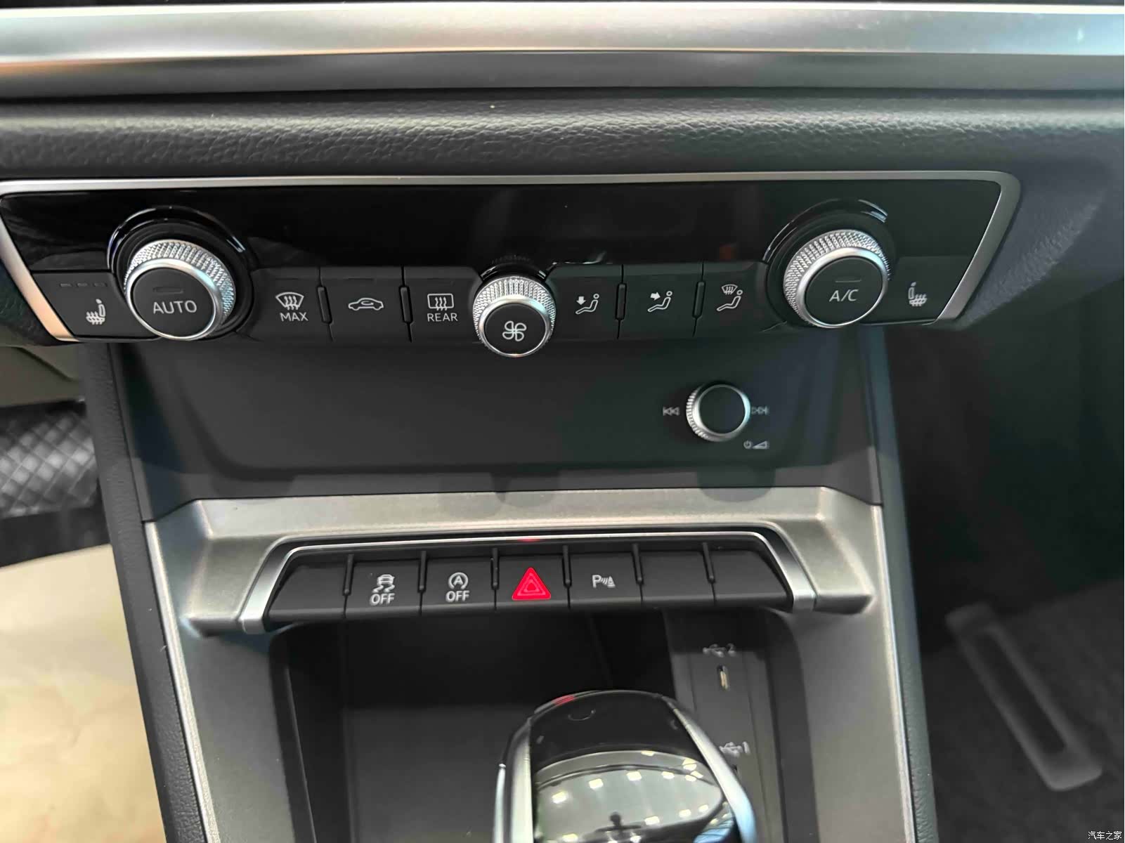 Audi Q3, 2023 13