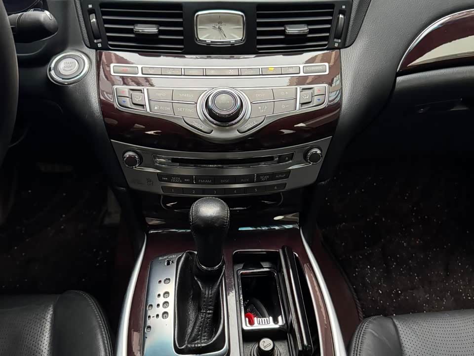 Infiniti Q70 Infiniti Q70