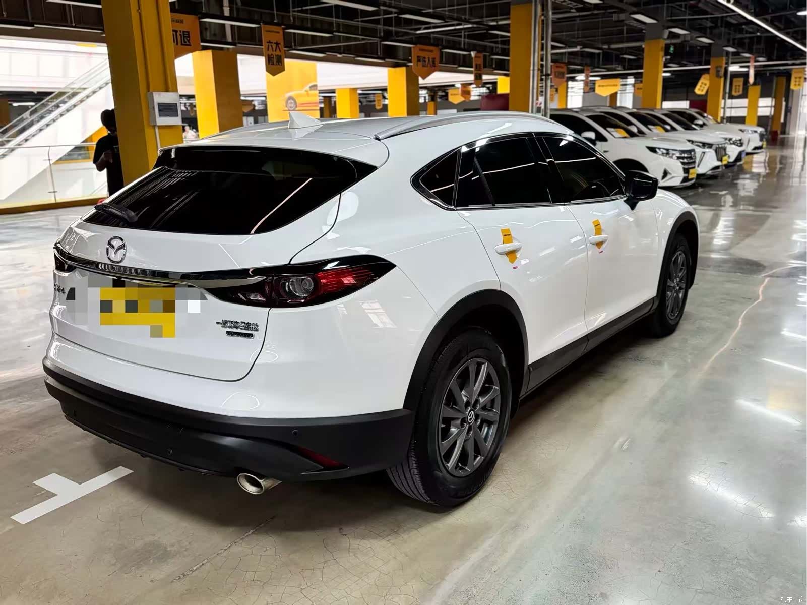 Mazda CX-4, 2023 4