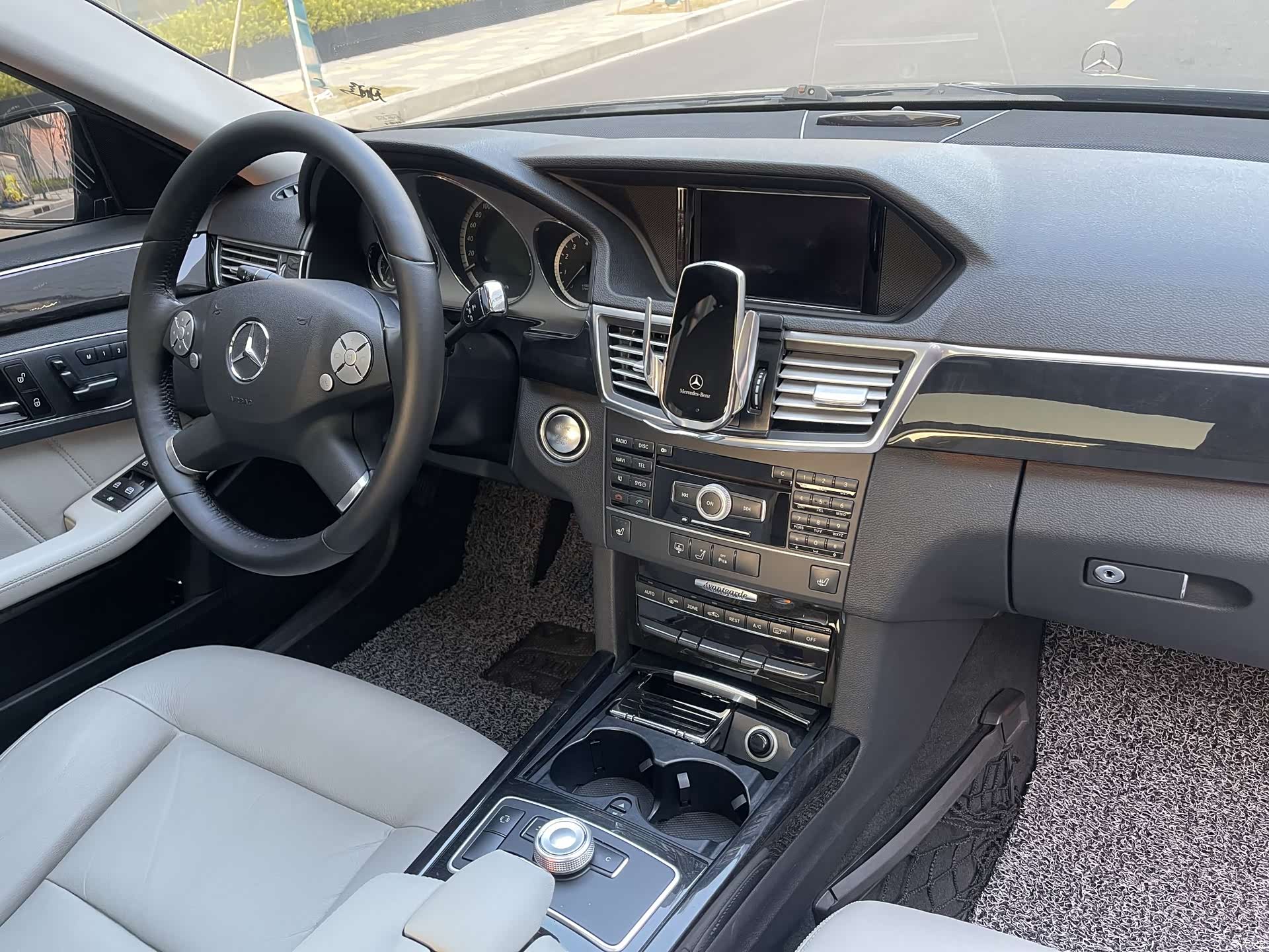 Mercedes-Benz E-Class, 2011 15