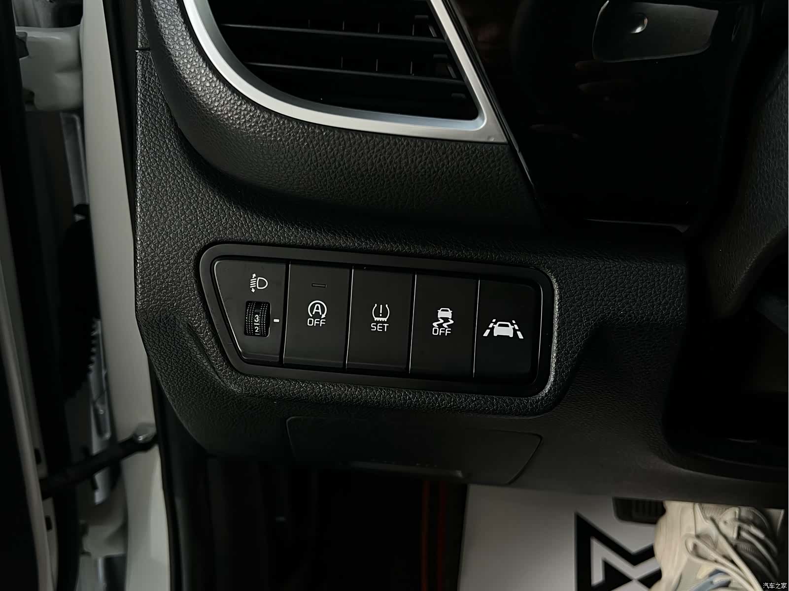 Kia KX3, 2023 10