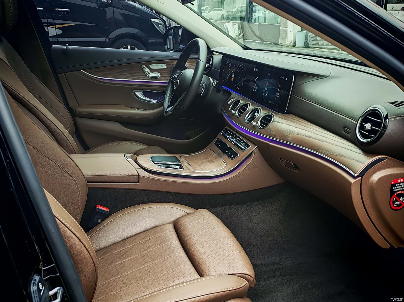 Mercedes-Benz E-Class, 2023 13