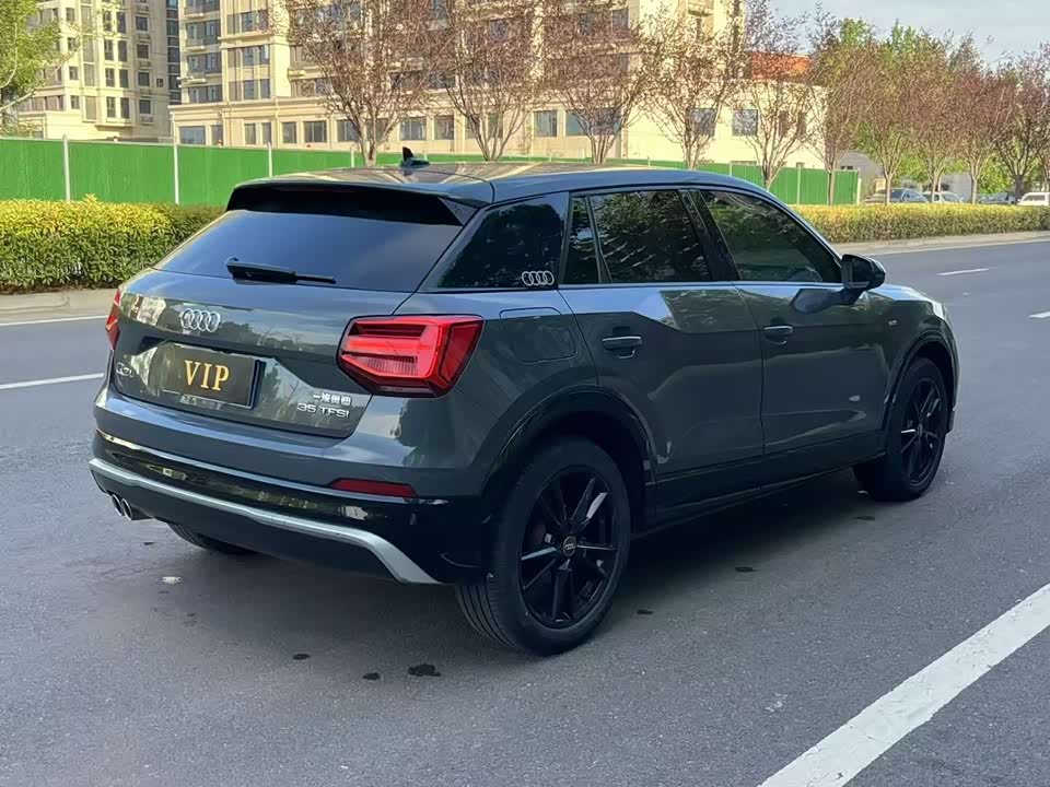 Audi Q2L Audi Q2L