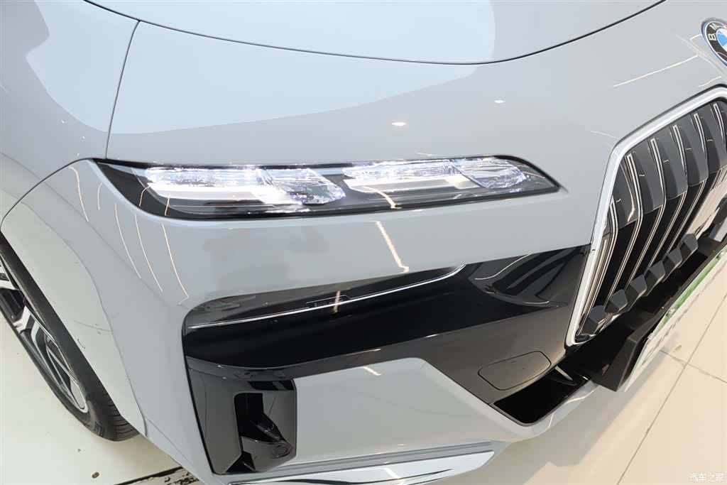 BMW i7, 2023 12