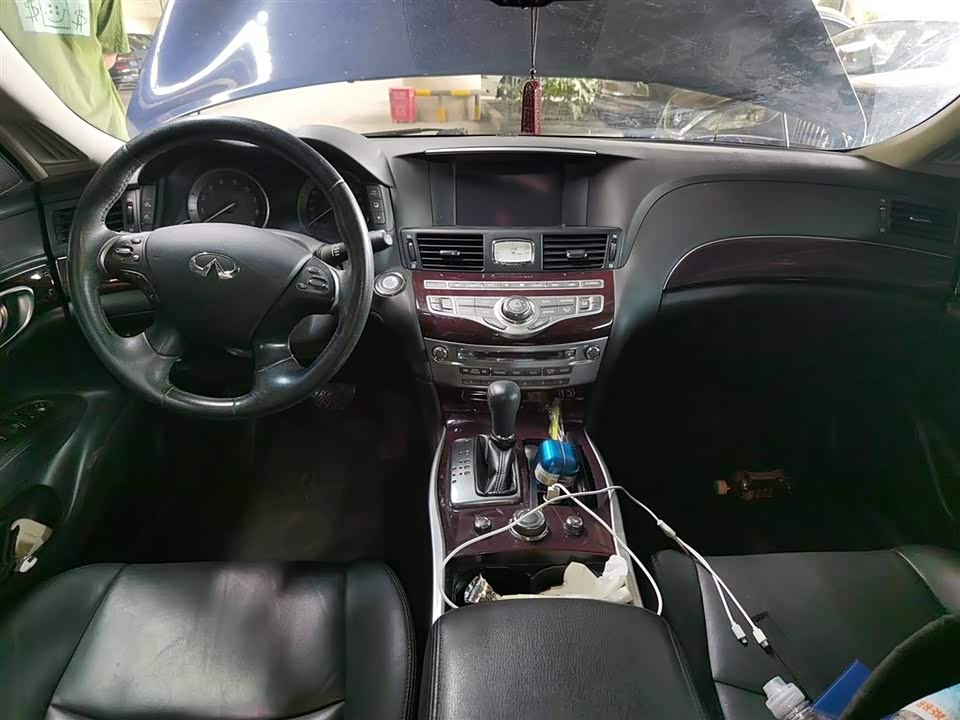 Infiniti Q70 Infiniti Q70