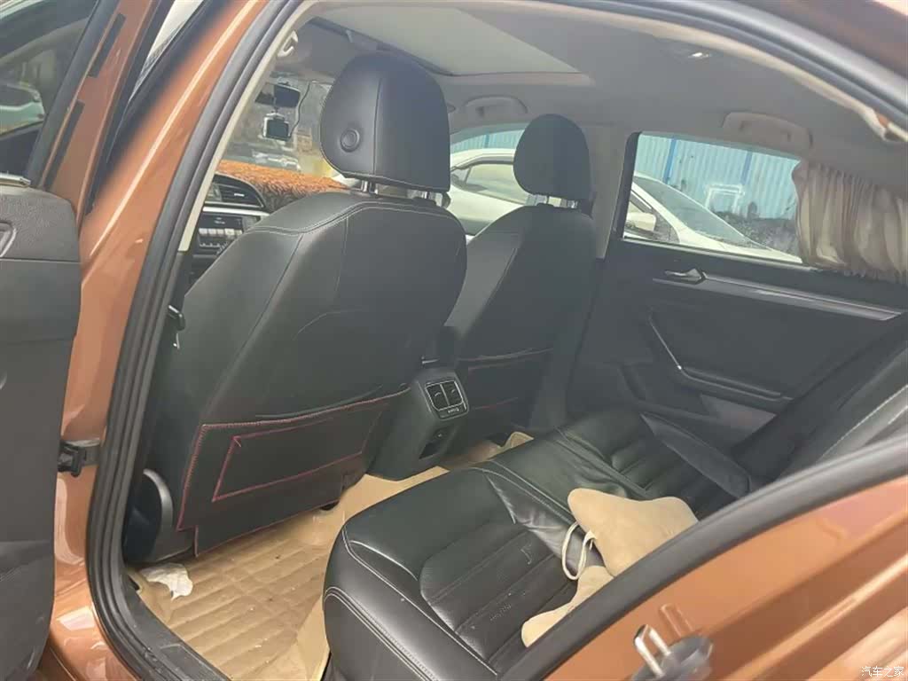 Volkswagen Lamando, 2015 10