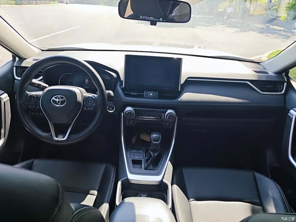 Toyota RAV4, 2021 13