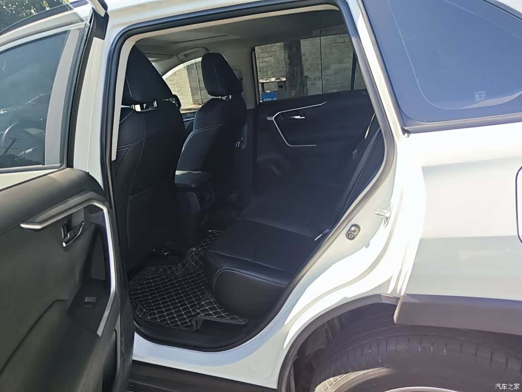 Toyota RAV4, 2021 16