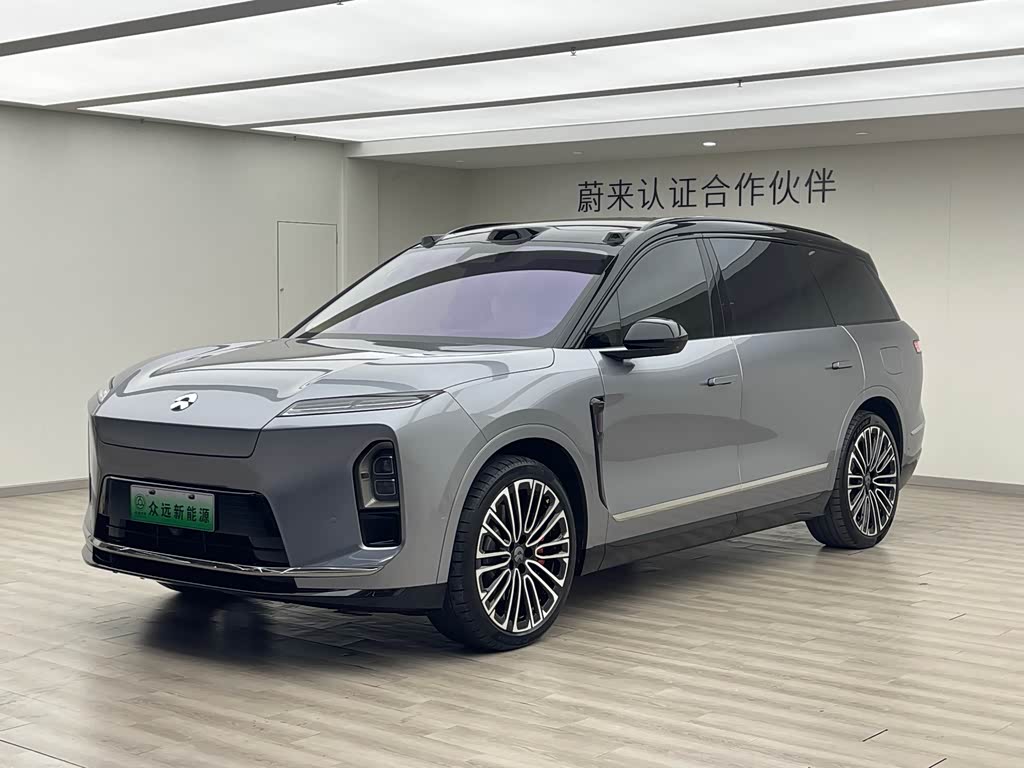 NIO ES8