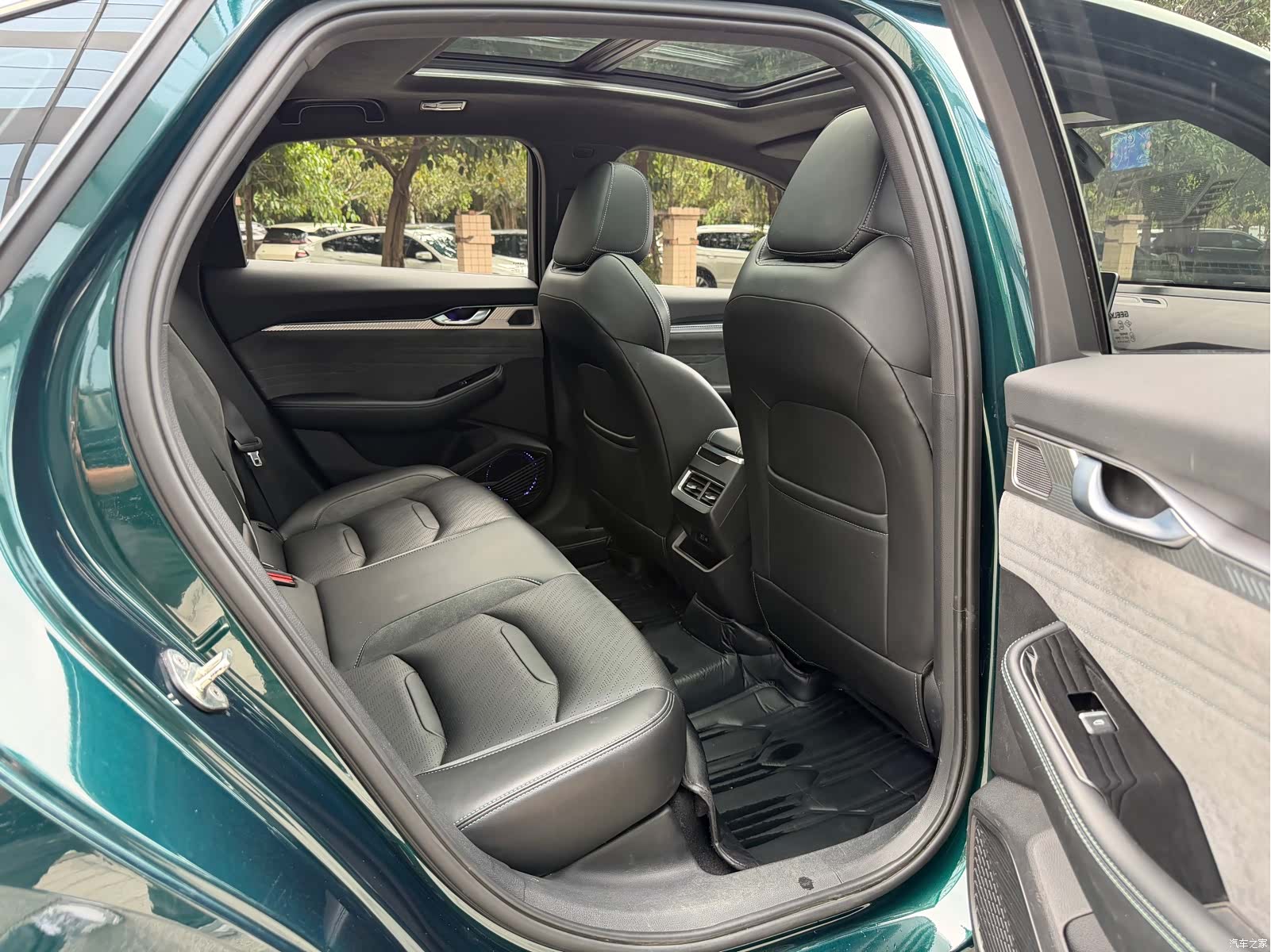 Geely Preface, 2022 18