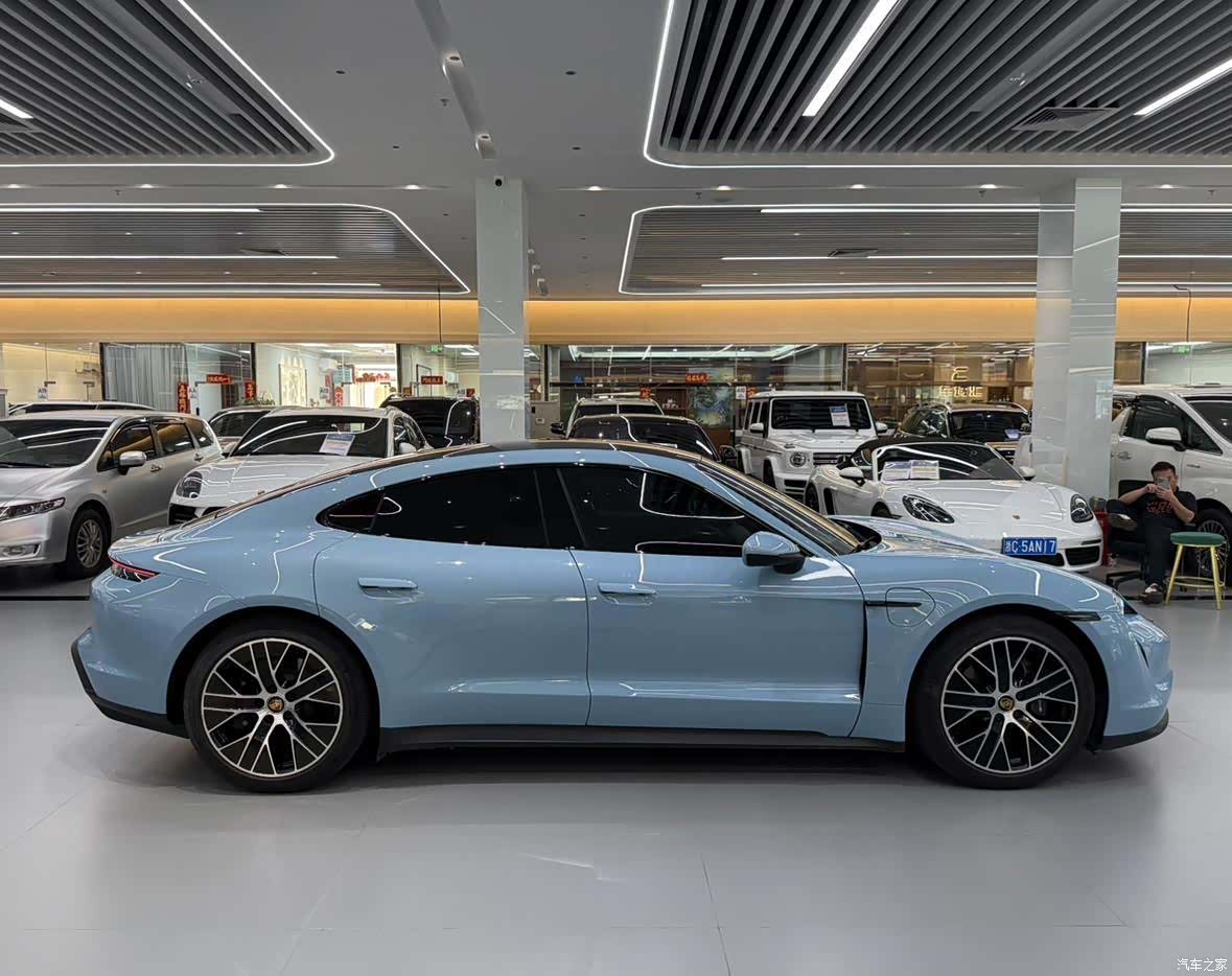 Porsche Taycan, 2021 7