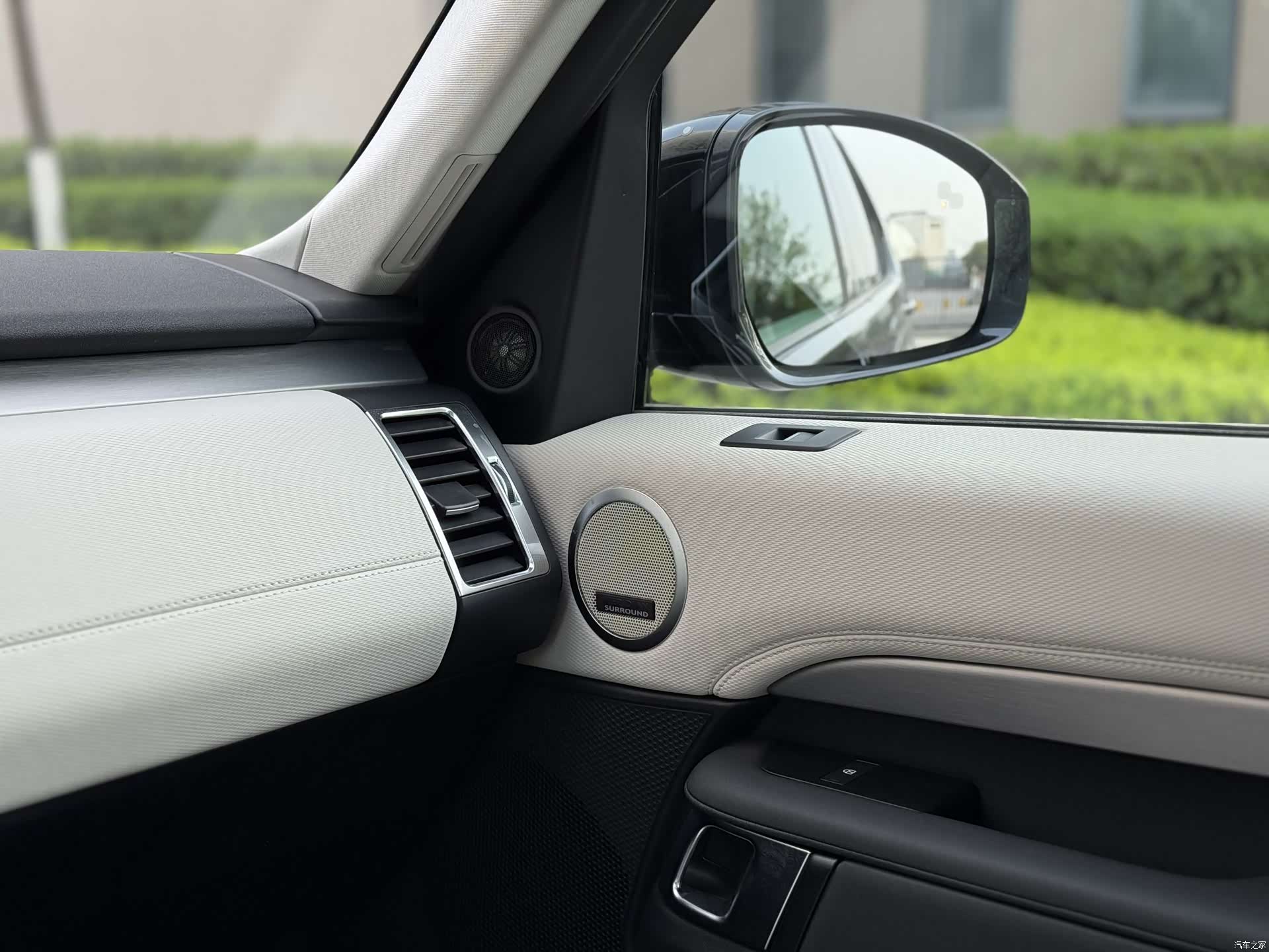 Land Rover Discovery, 2024 все фото