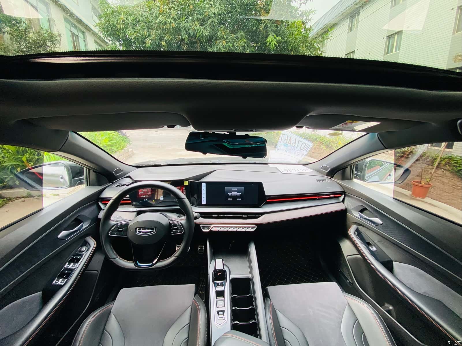 Geely Binray, 2022 14