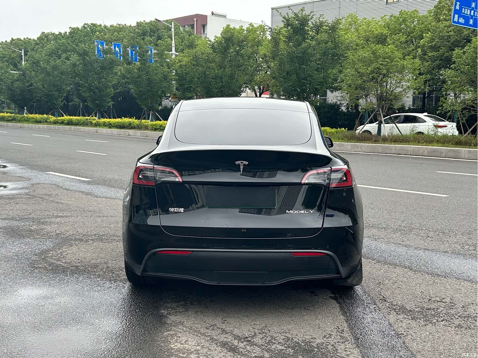 Tesla Model Y, 2022 9