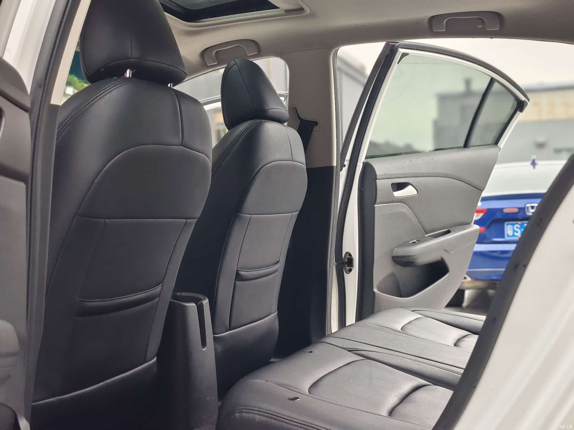 Chevrolet 320, 2018 13