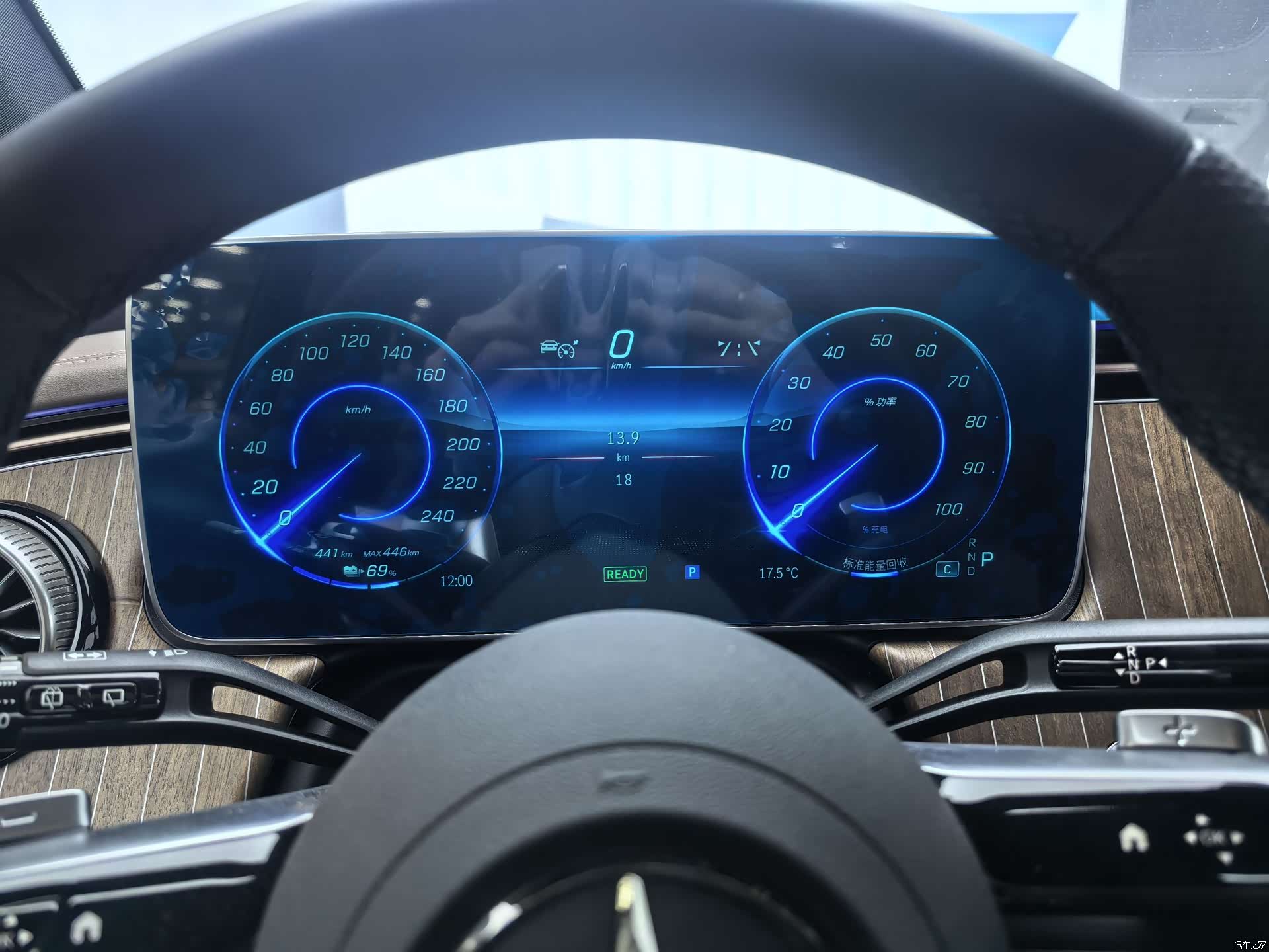 Mercedes-Benz EQE, 2025 9
