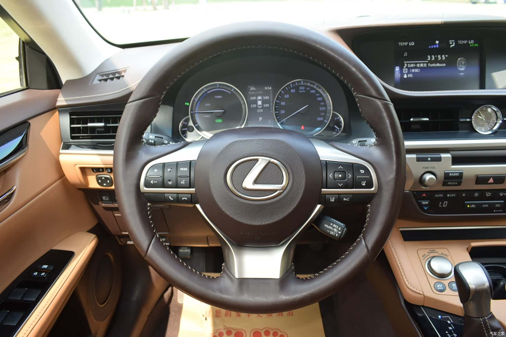 Lexus ES, 2017 16