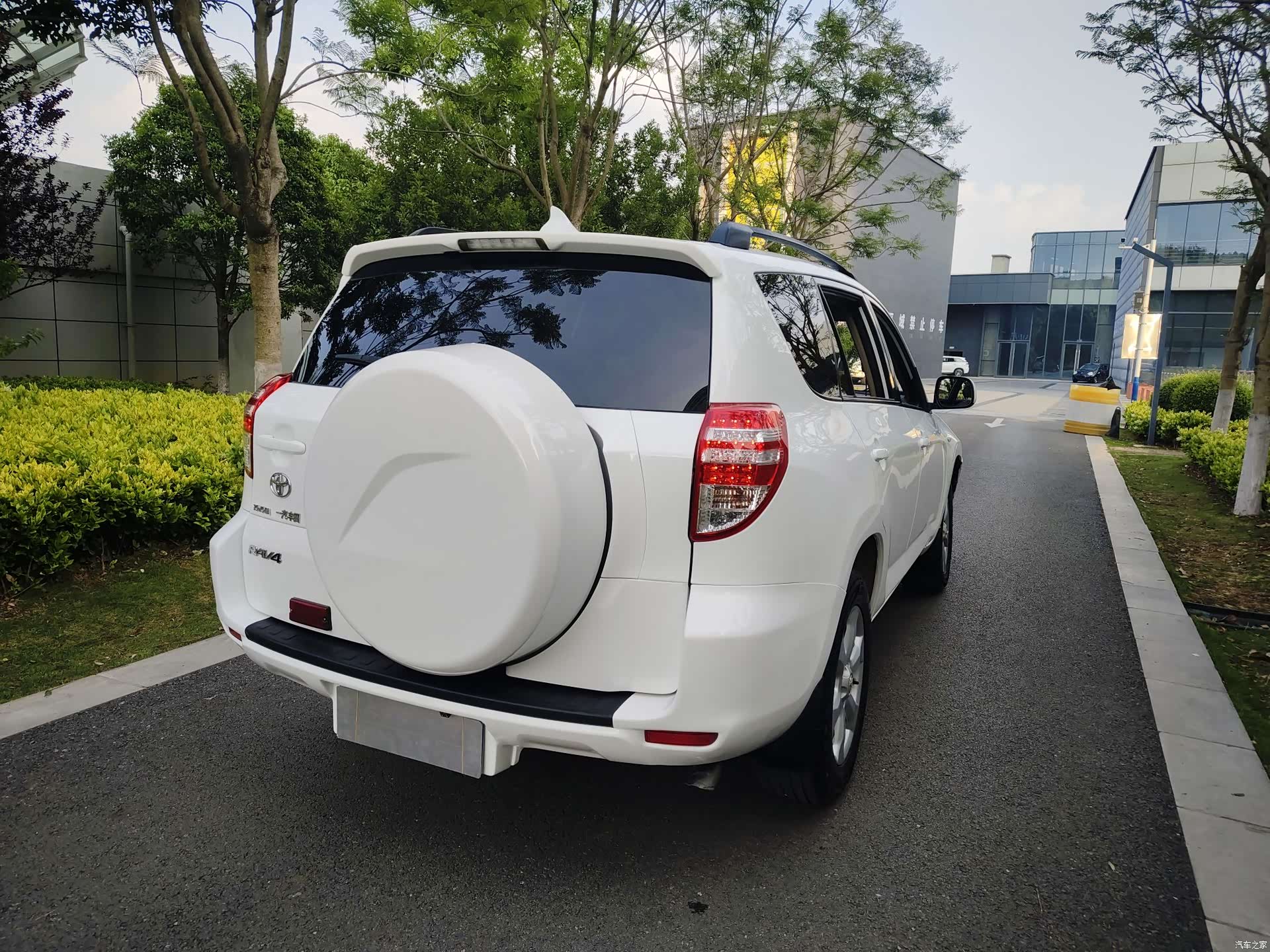 Toyota RAV4, 2012 8